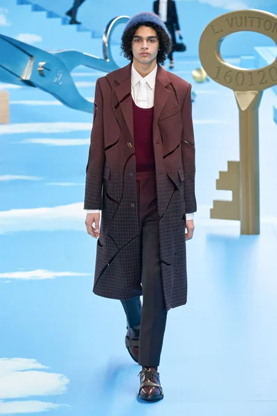 Look 15